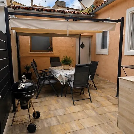 Apartment Centre With Terrace 2 *