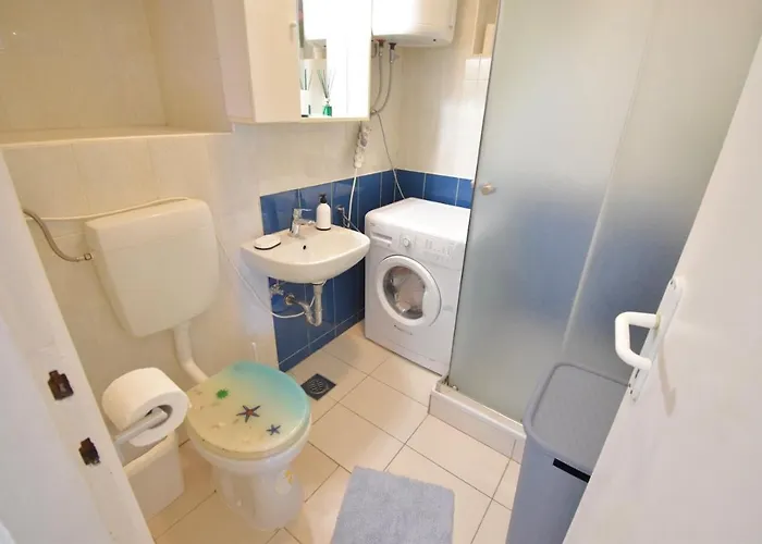 Centre With Terrace 2 *