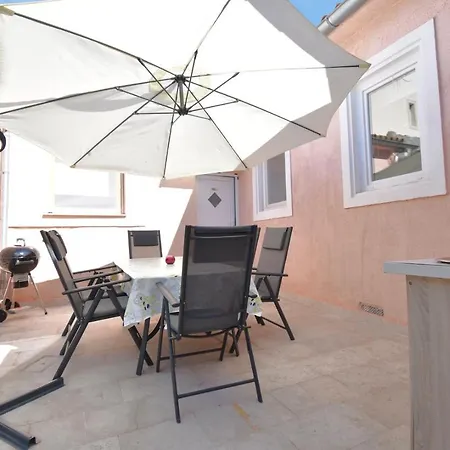 Centre With Terrace 2 Apartman Póla